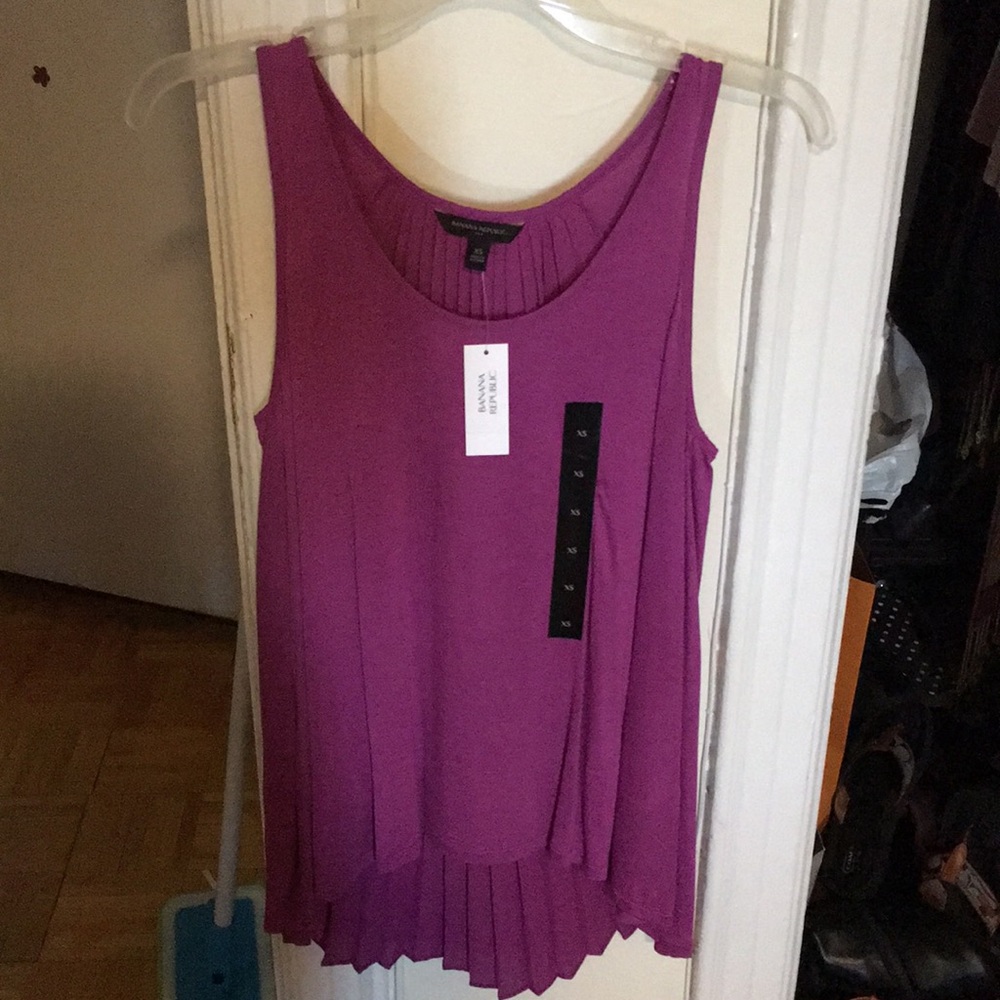 Tank top with pleated back